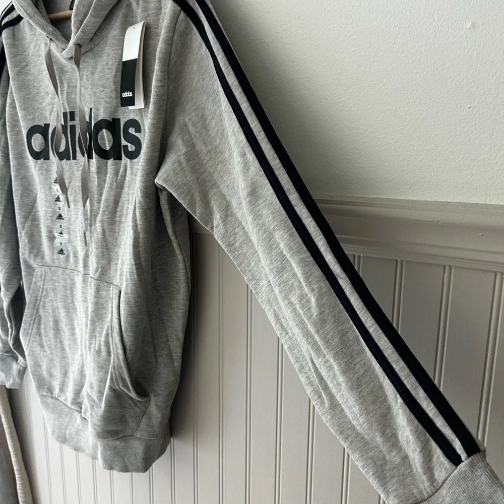 ⭐️ NEW Adidas Men's Small 3 Stripes Gray Hoodie Sweater
